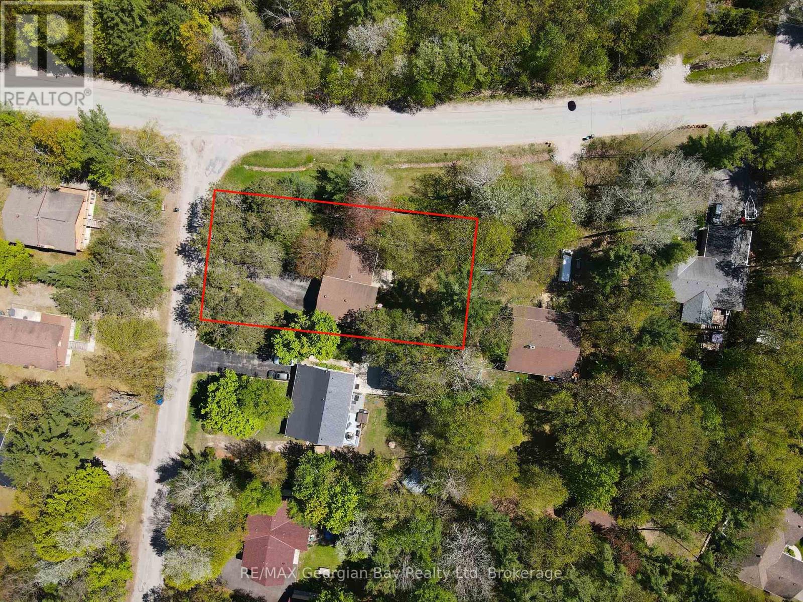 1 Lindale Avenue Property Photo 40
