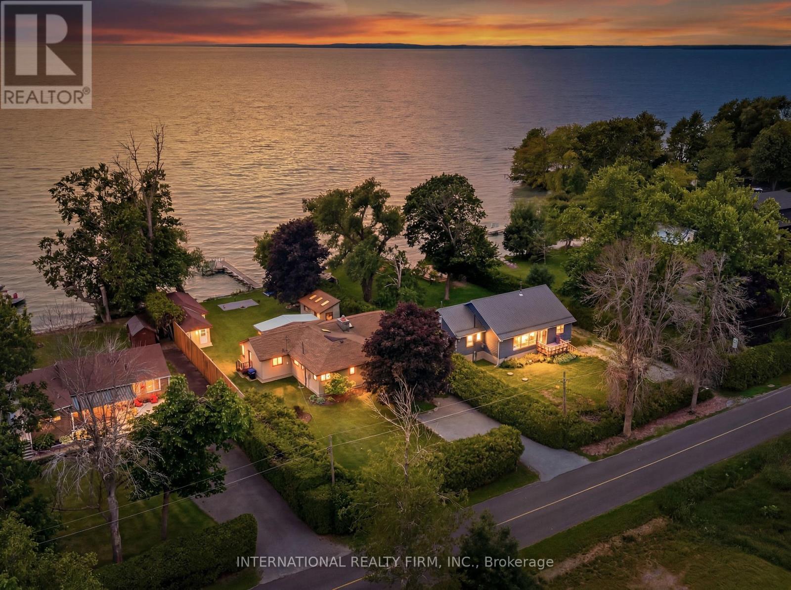 2032 LAKESHORE DRIVE Property Photo 1