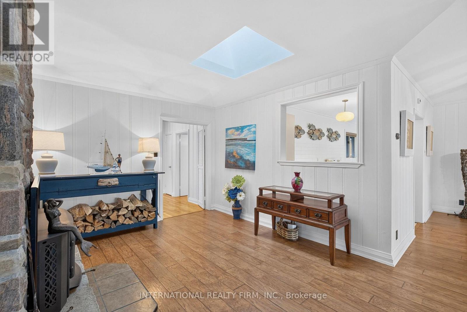 2032 Lakeshore Drive Property Photo 6