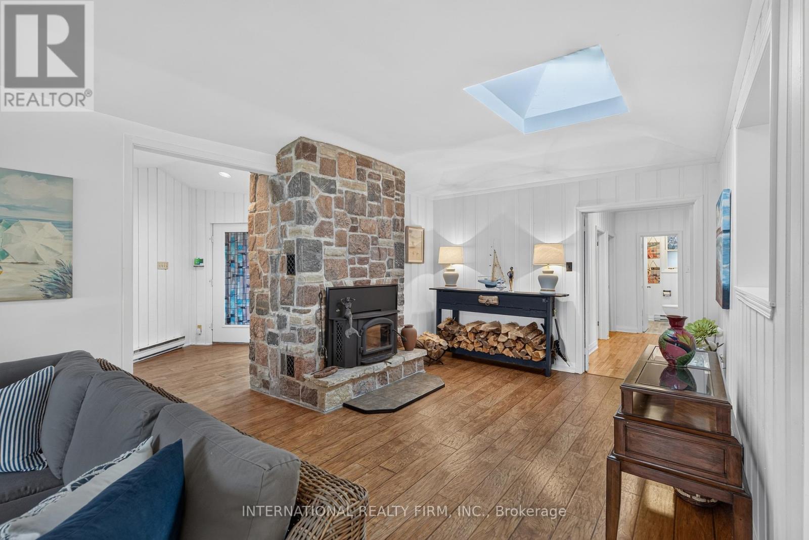2032 Lakeshore Drive Property Photo 9