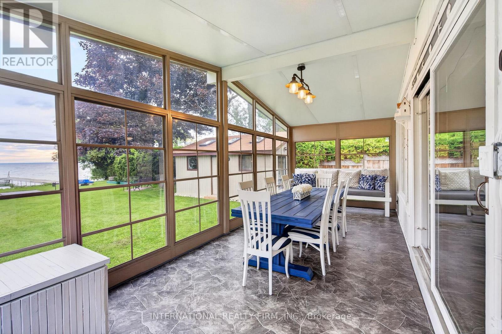 2032 Lakeshore Drive Property Photo 14