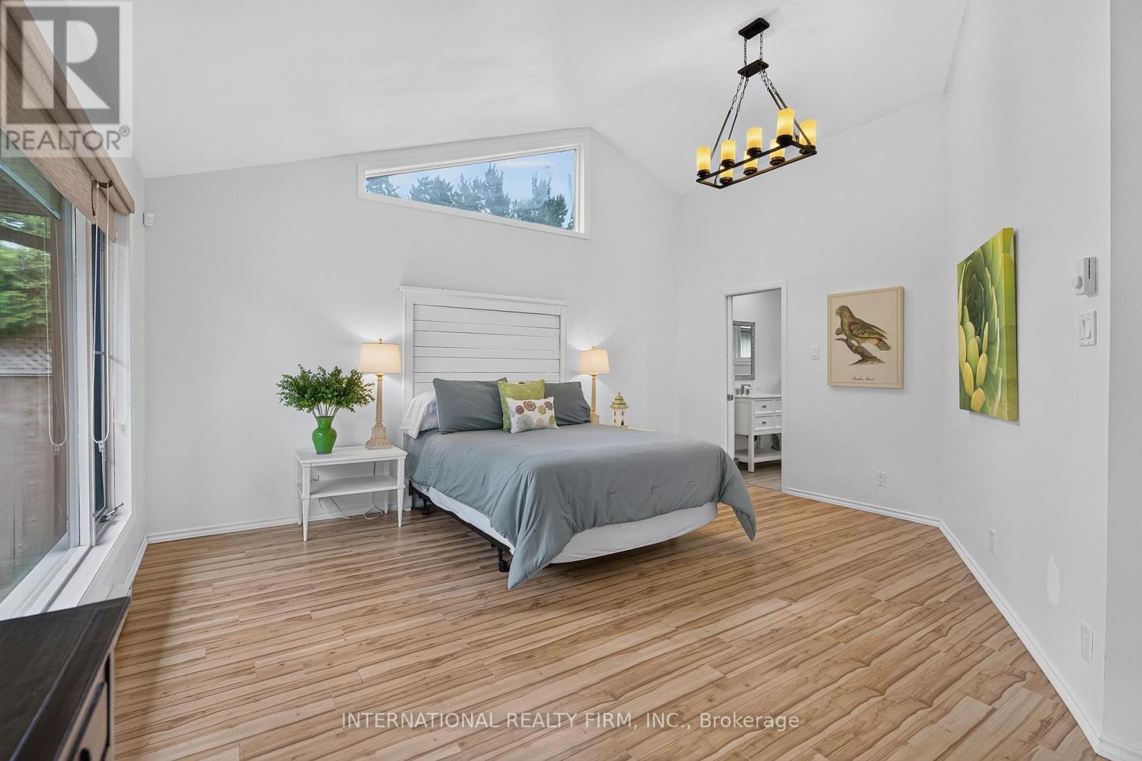 2032 Lakeshore Drive Property Photo 15