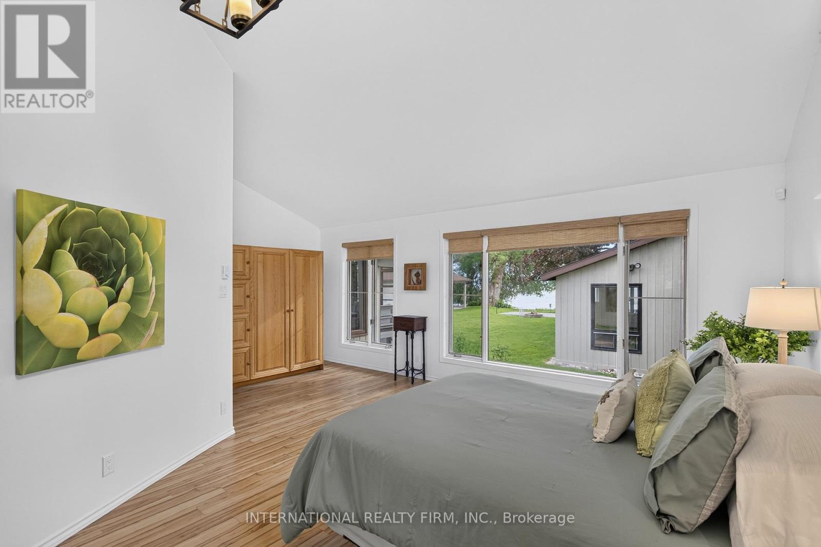 2032 Lakeshore Drive Property Photo 16