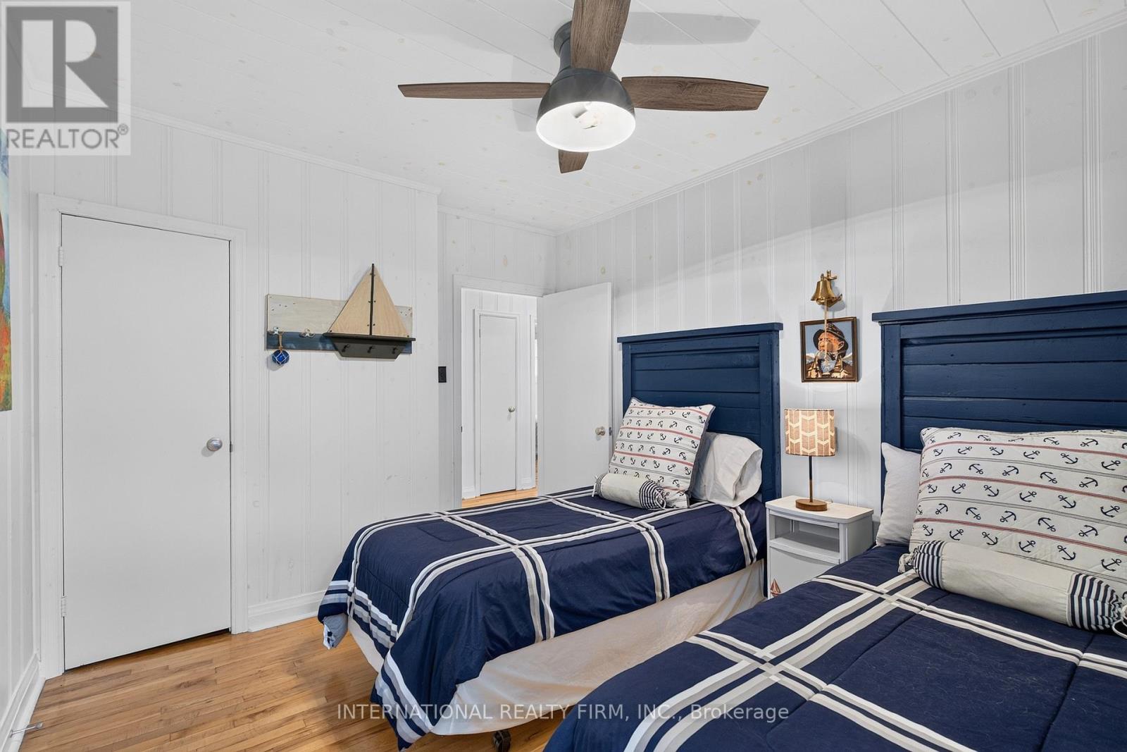 2032 Lakeshore Drive Property Photo 18
