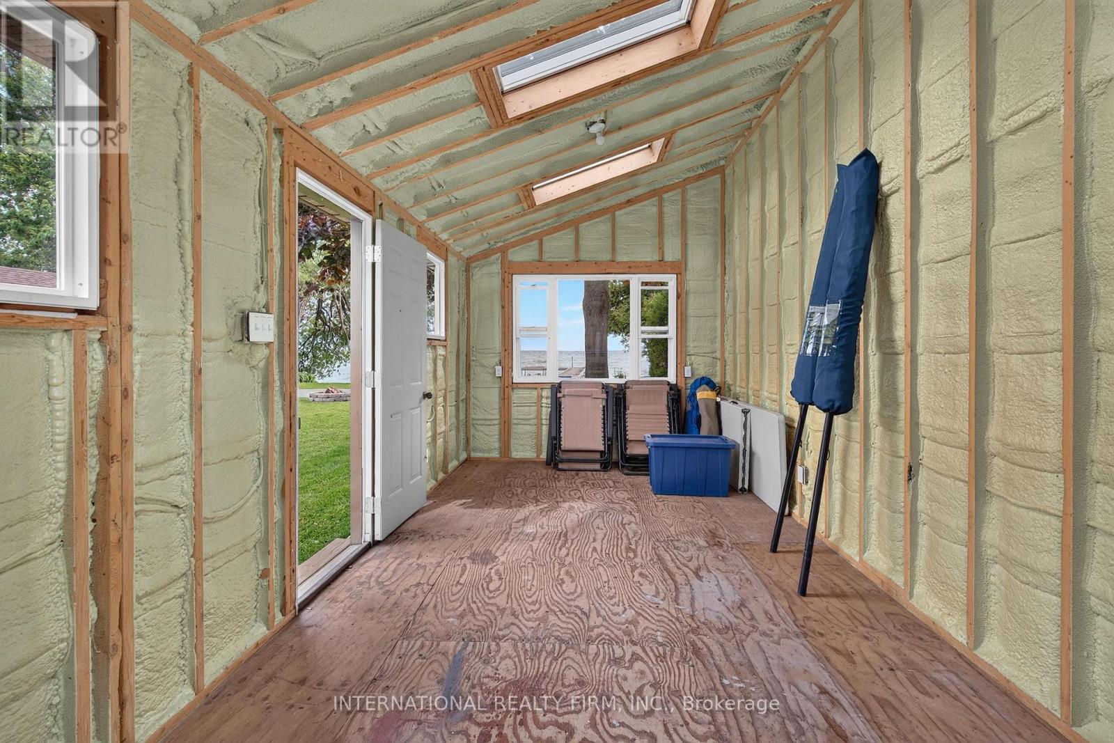 2032 Lakeshore Drive Property Photo 27