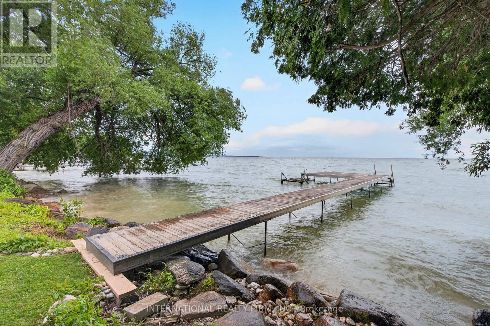 2032 Lakeshore Drive Property Photo 29