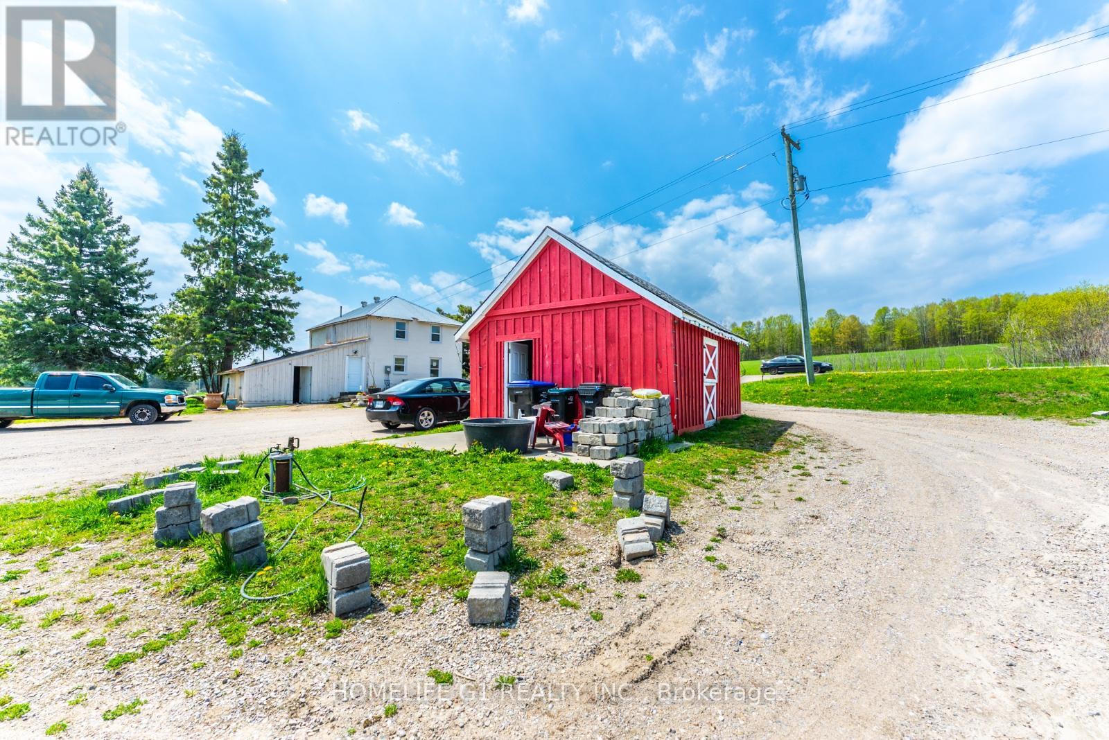 4357 Penetanguishene Road Property Photo 2