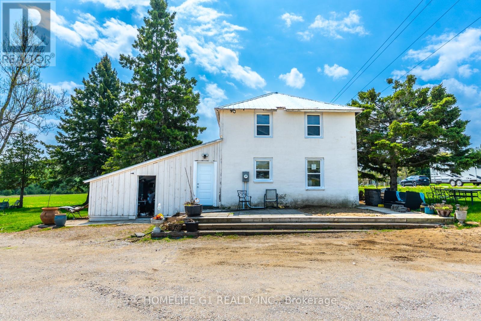 4357 Penetanguishene Road Property Photo 3