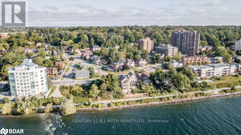 1 Berczy Street Property Photo 2