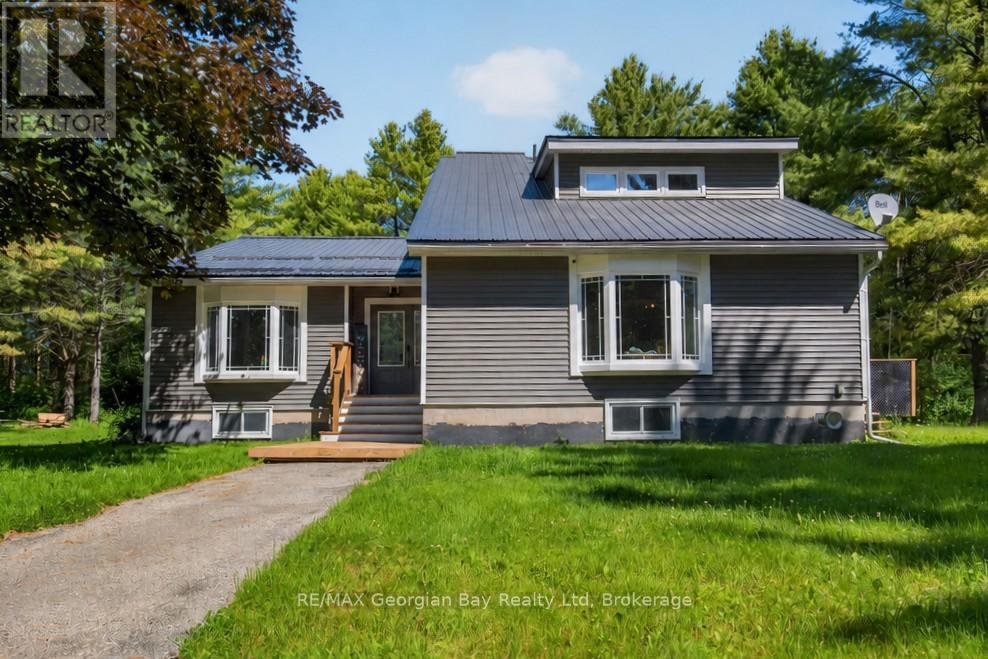 450 Ellerys Side Road Property Photo 1