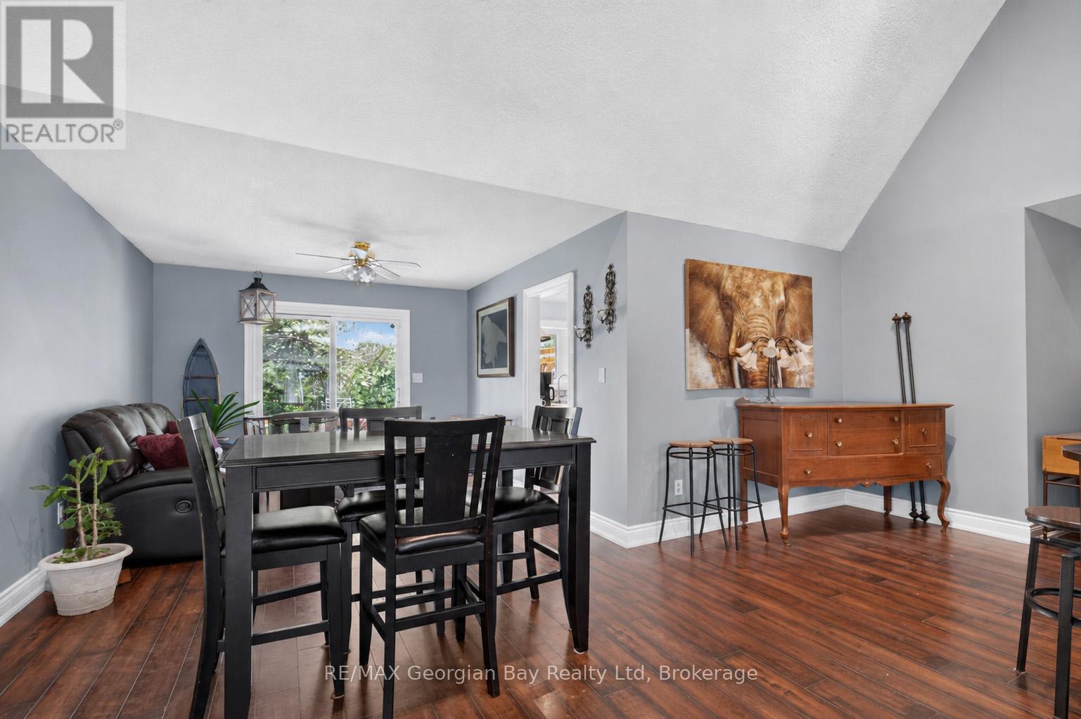 450 Ellerys Side Road Property Photo 11