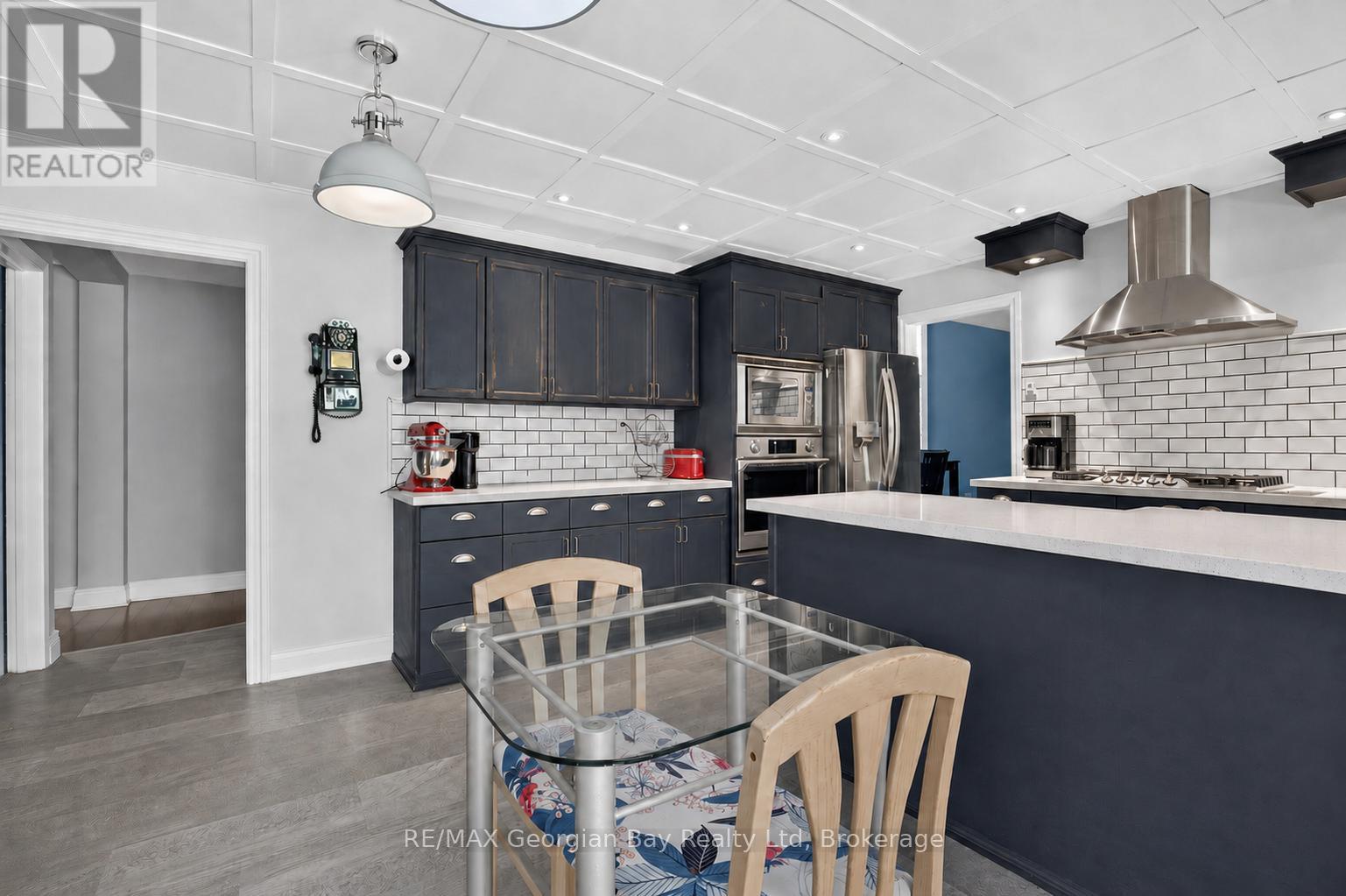 450 Ellerys Side Road Property Photo 15