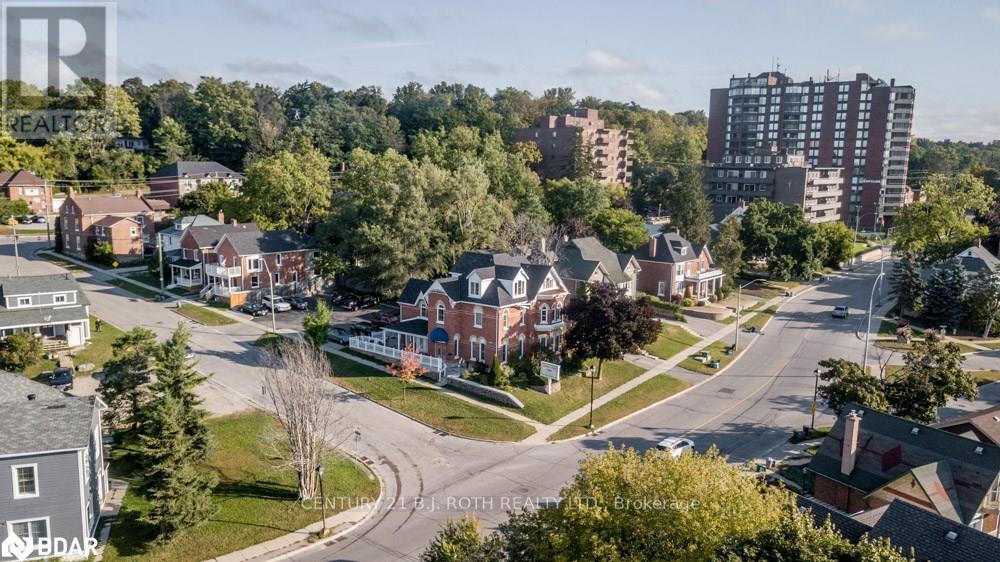 1 Berczy Street Property Photo 3