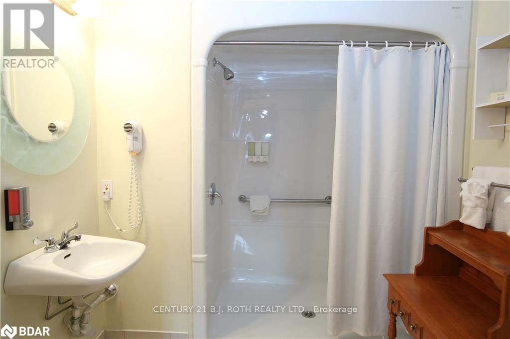 1 Berczy Street Property Photo 20