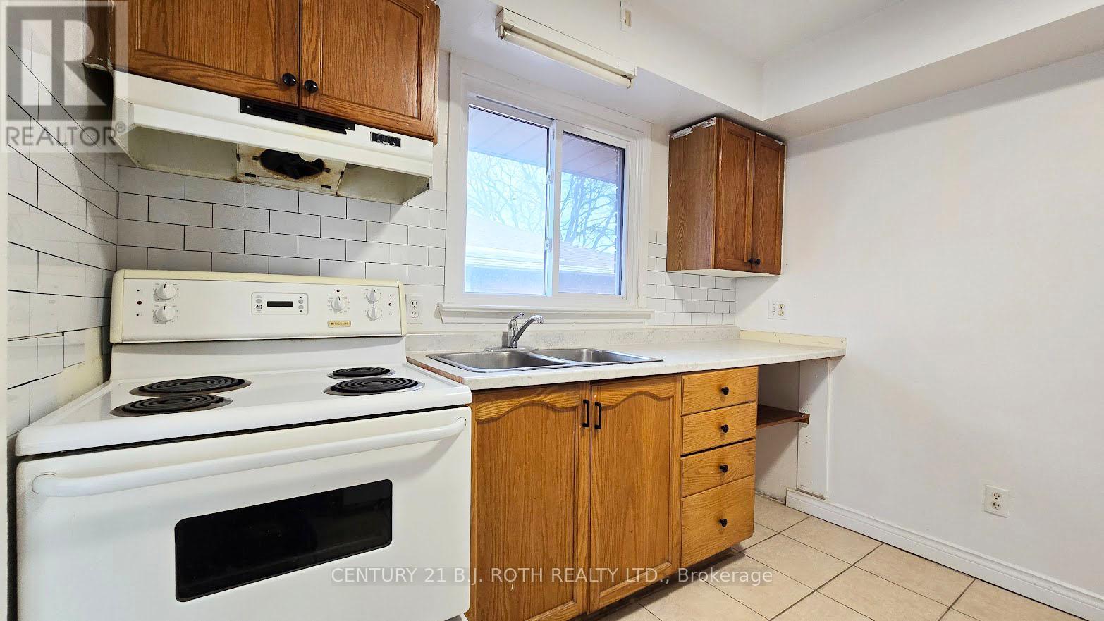 Upper - 41 Bayview Drive Property Photo 10