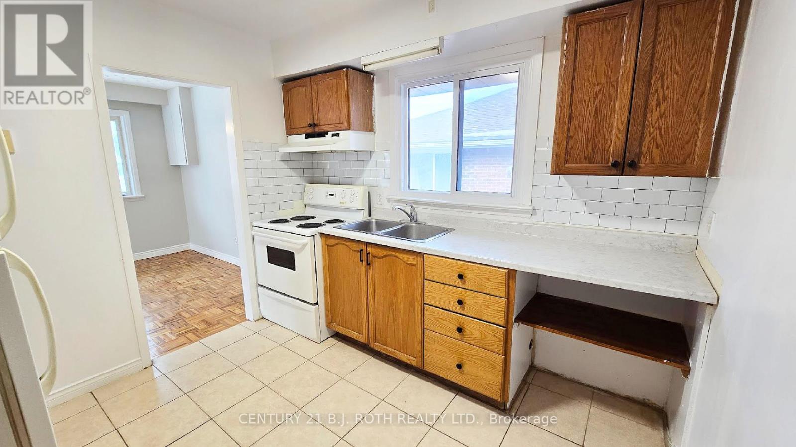Upper - 41 Bayview Drive Property Photo 12