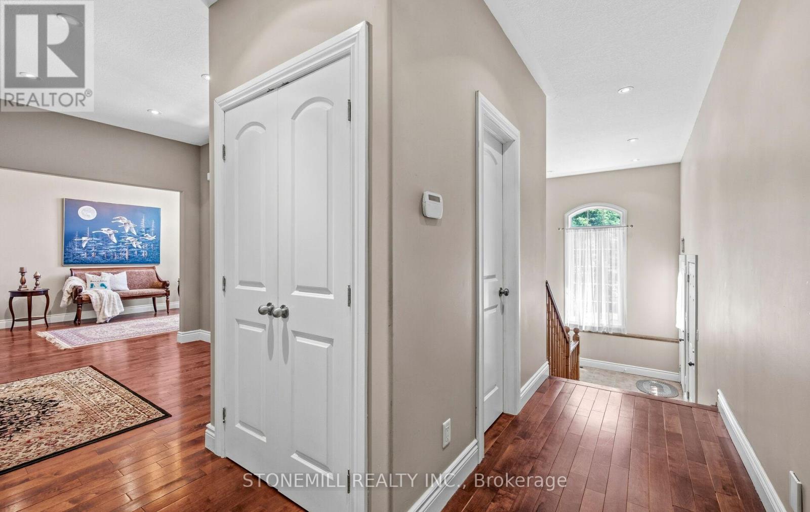 868 Eastdale Drive Property Photo 27