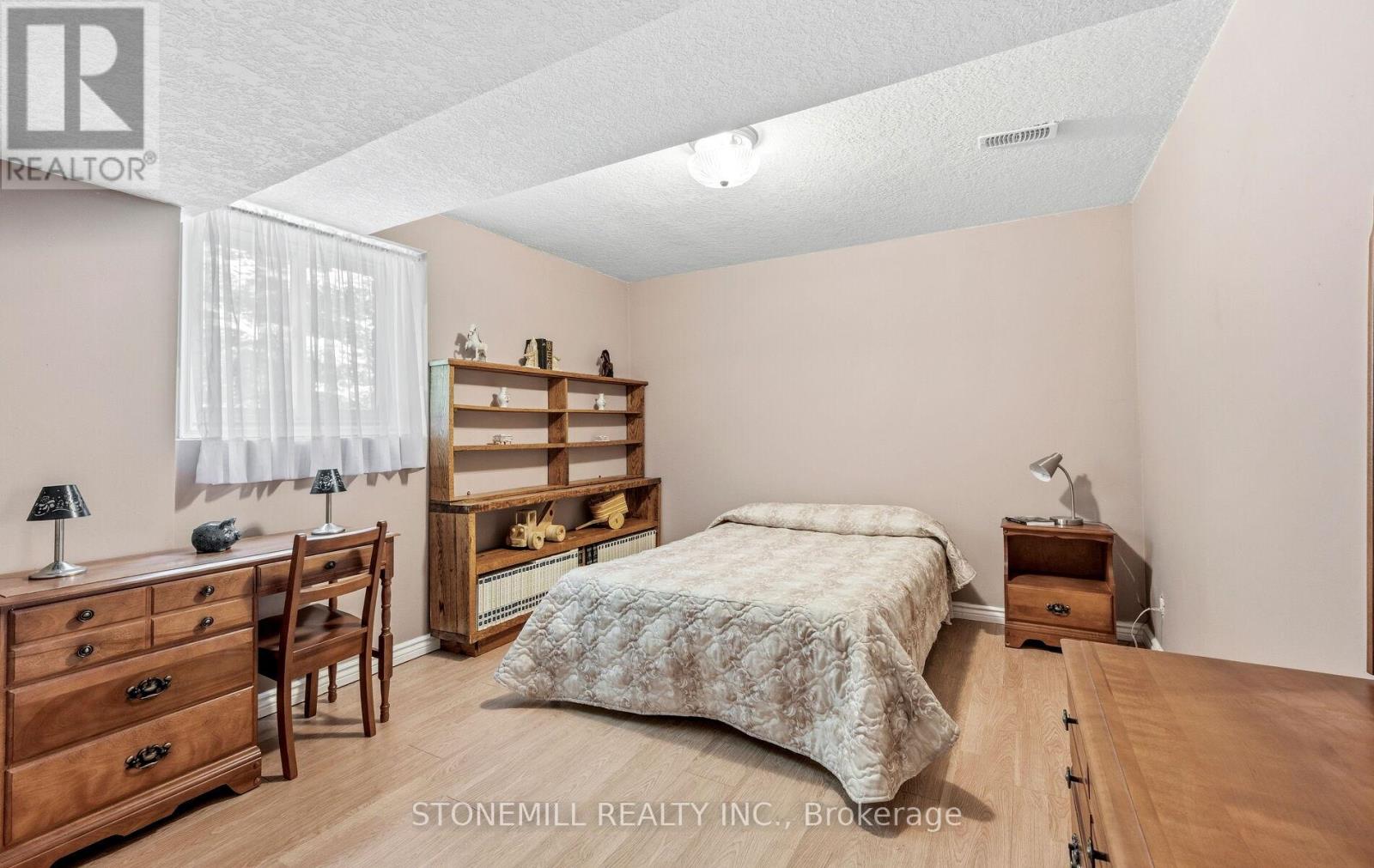868 Eastdale Drive Property Photo 34