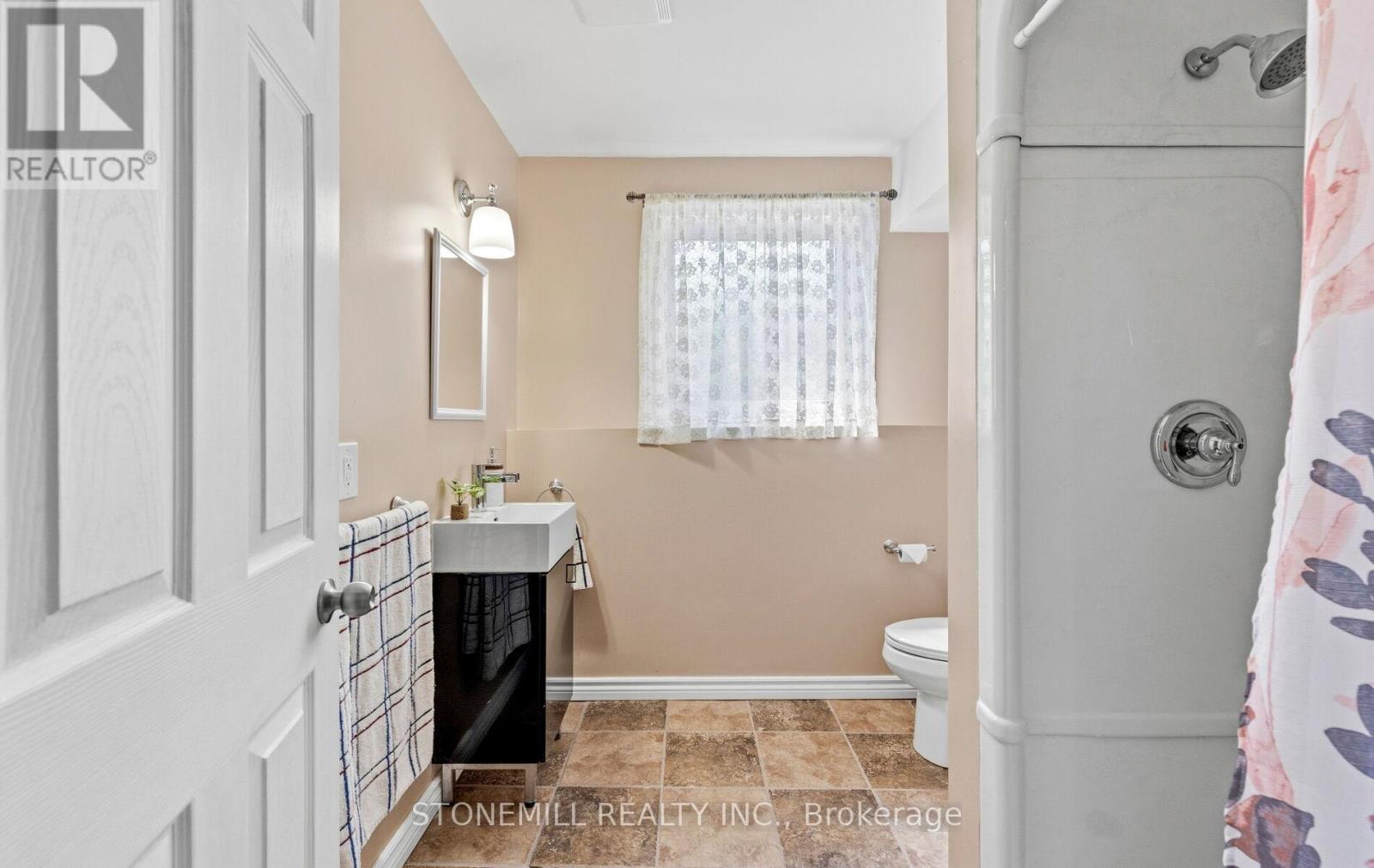 868 Eastdale Drive Property Photo 38