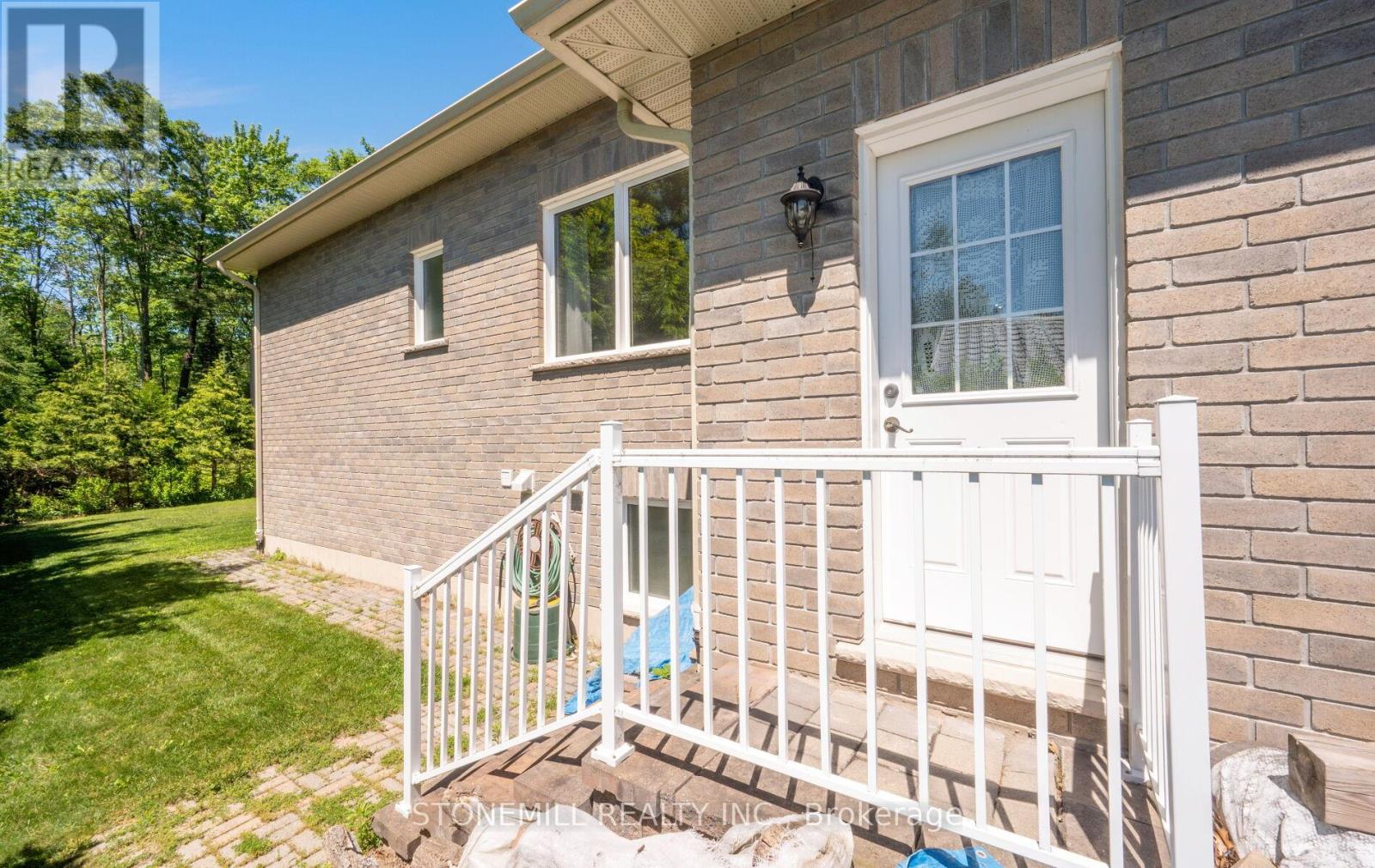 868 Eastdale Drive Property Photo 40