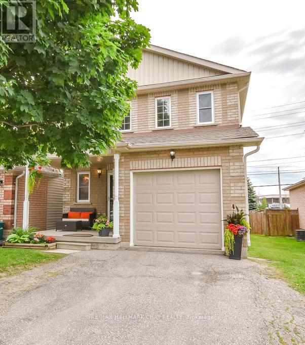 37 Julia Crescent Property Photo 1