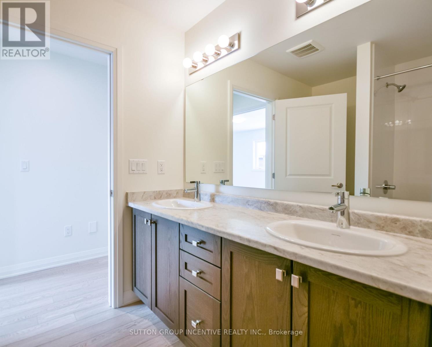 45 Harold Avenue Property Photo 37