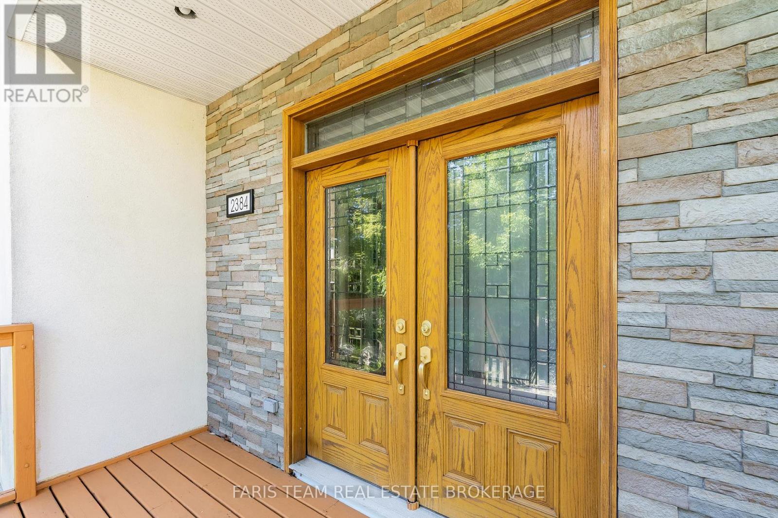 2384 Champlain Road Property Photo 4