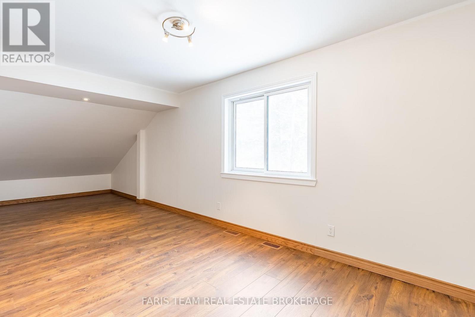 2384 Champlain Road Property Photo 23