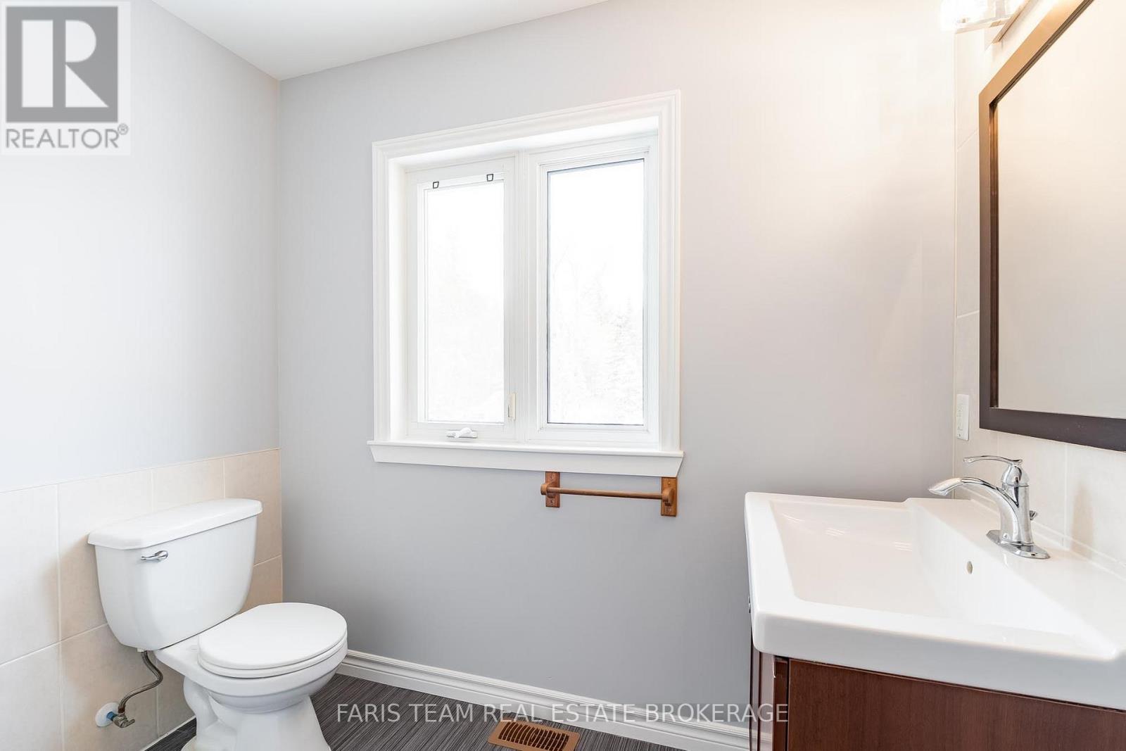 2384 Champlain Road Property Photo 25