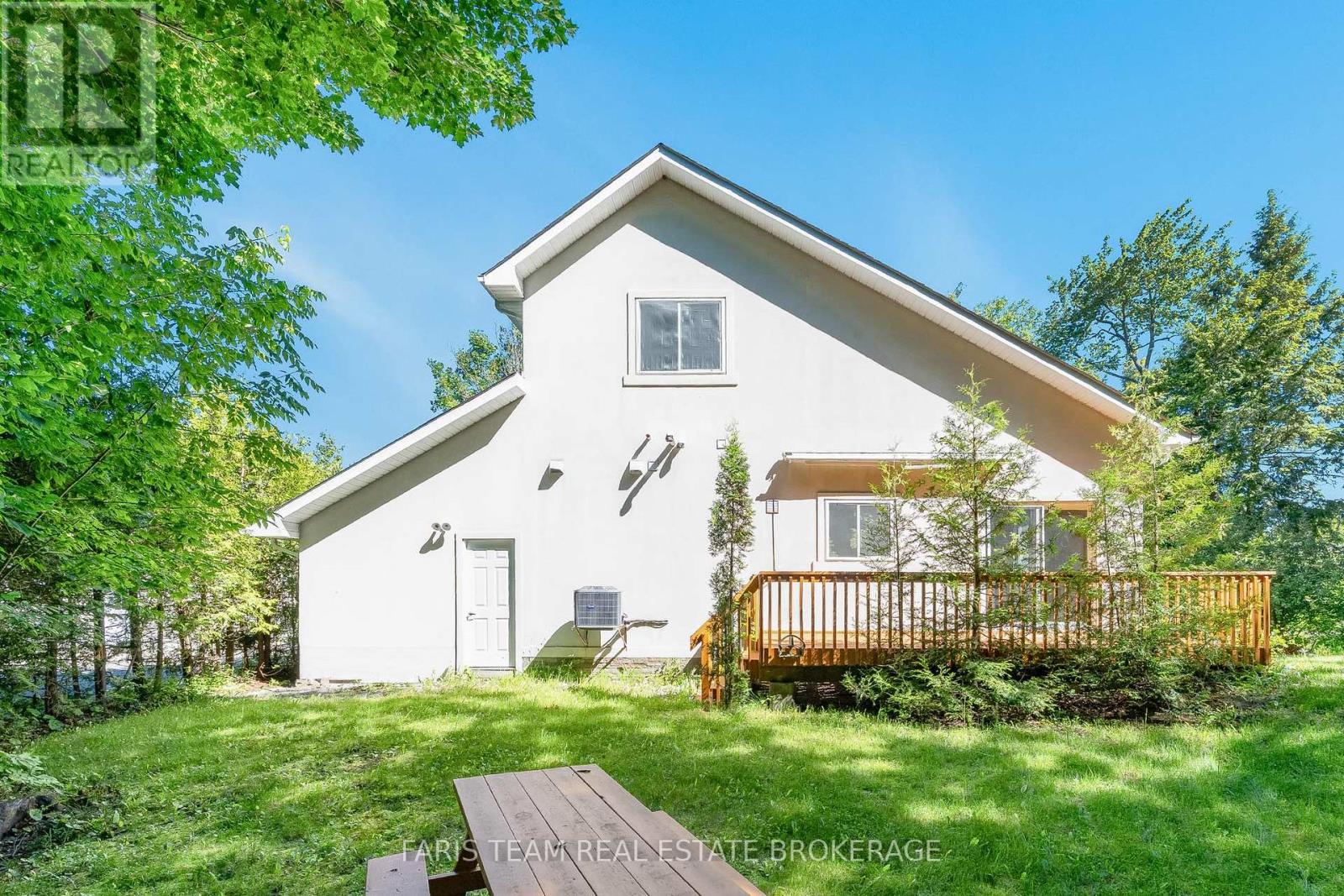 2384 Champlain Road Property Photo 30