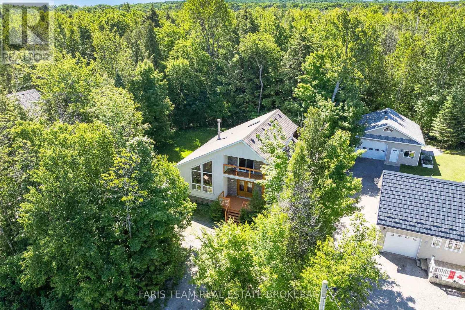 2384 Champlain Road Property Photo 32