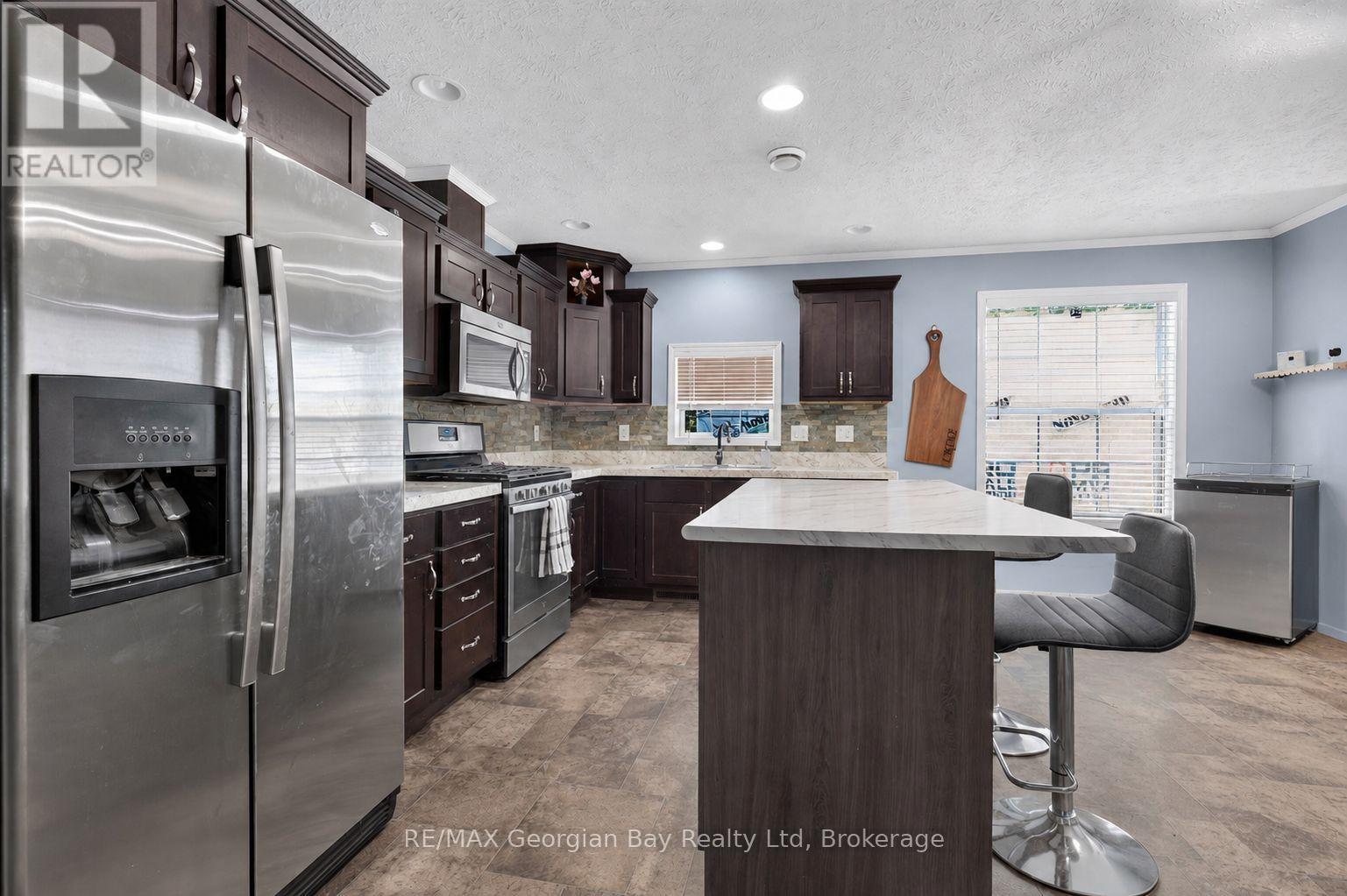 927 Vindin Street Property Photo 4