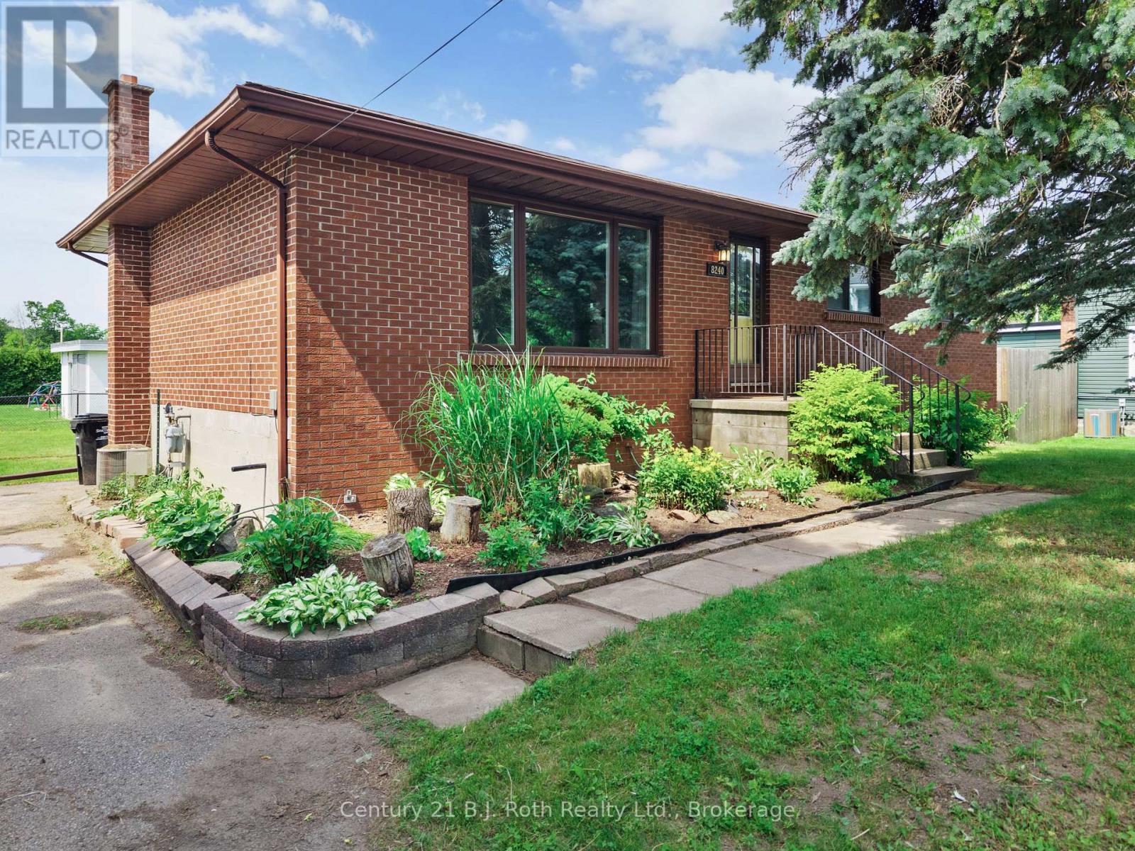 8240 93 Highway Property Photo 1
