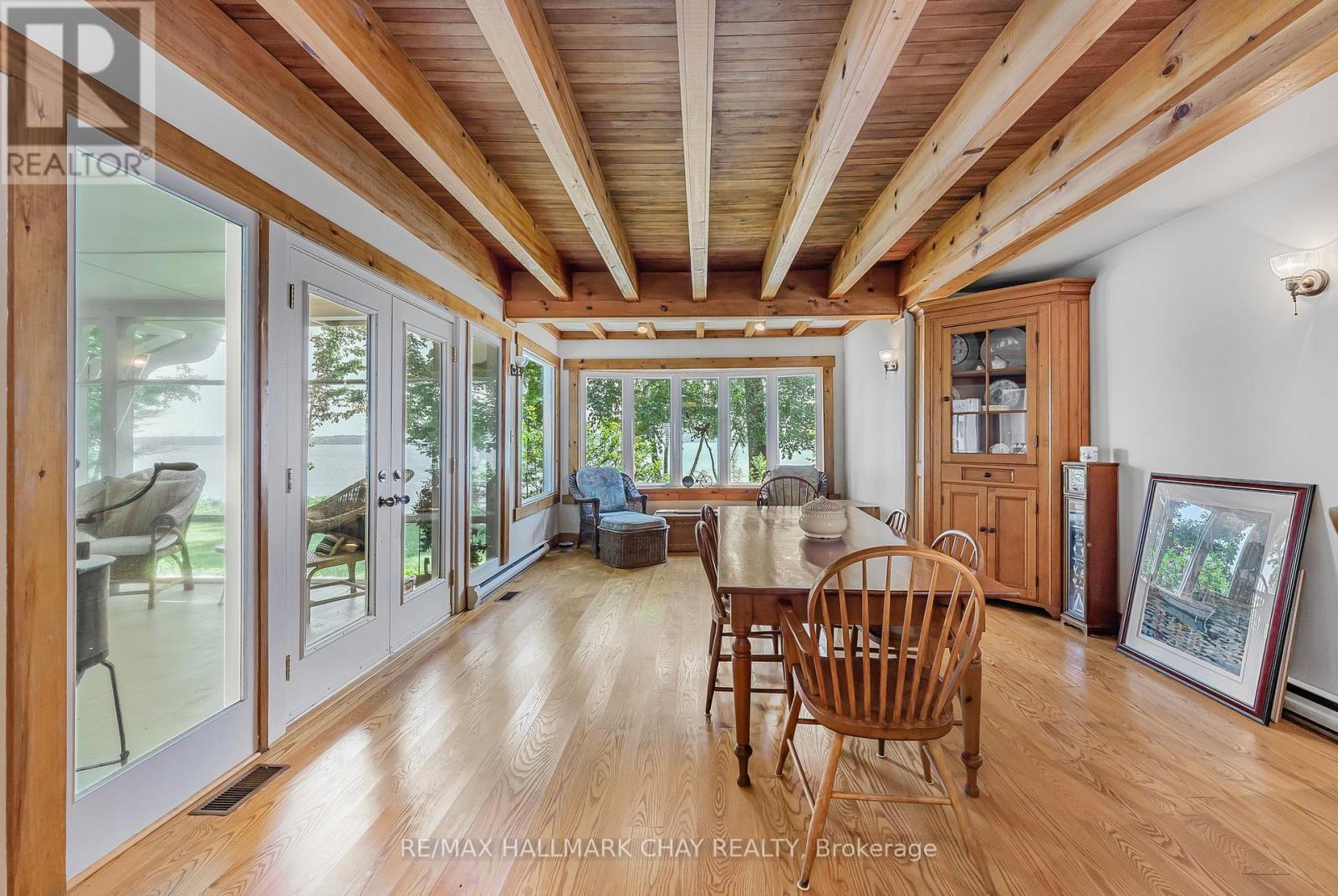209 Bay Street Property Photo 11