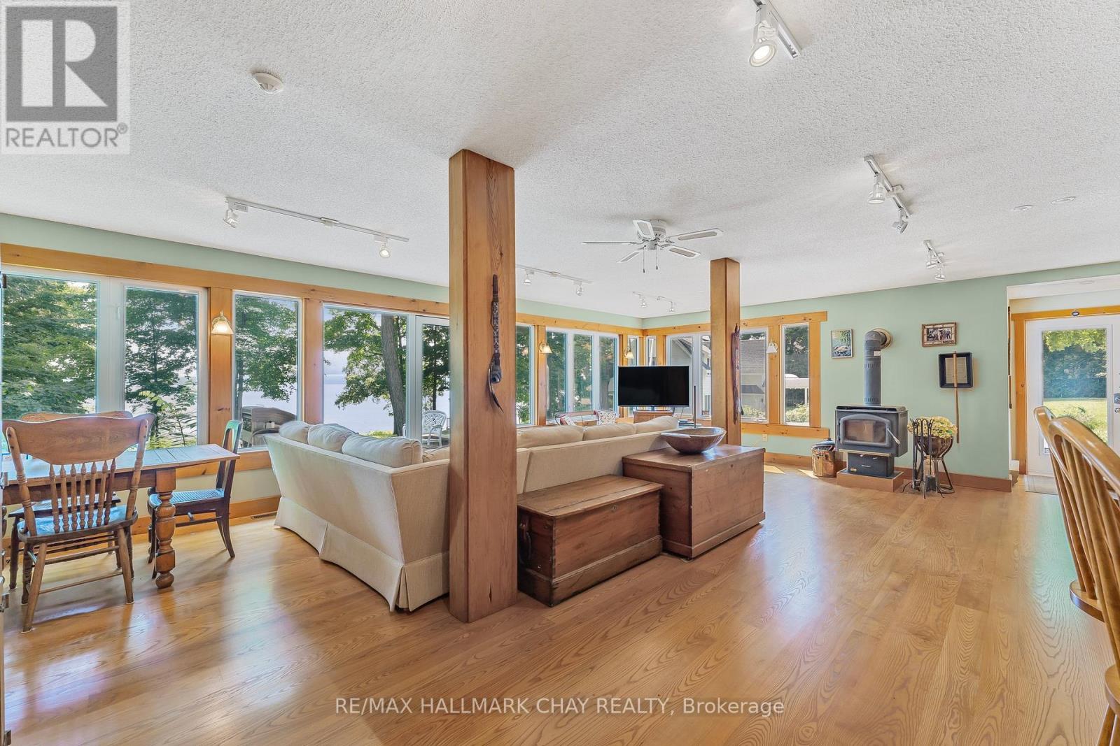 209 Bay Street Property Photo 31