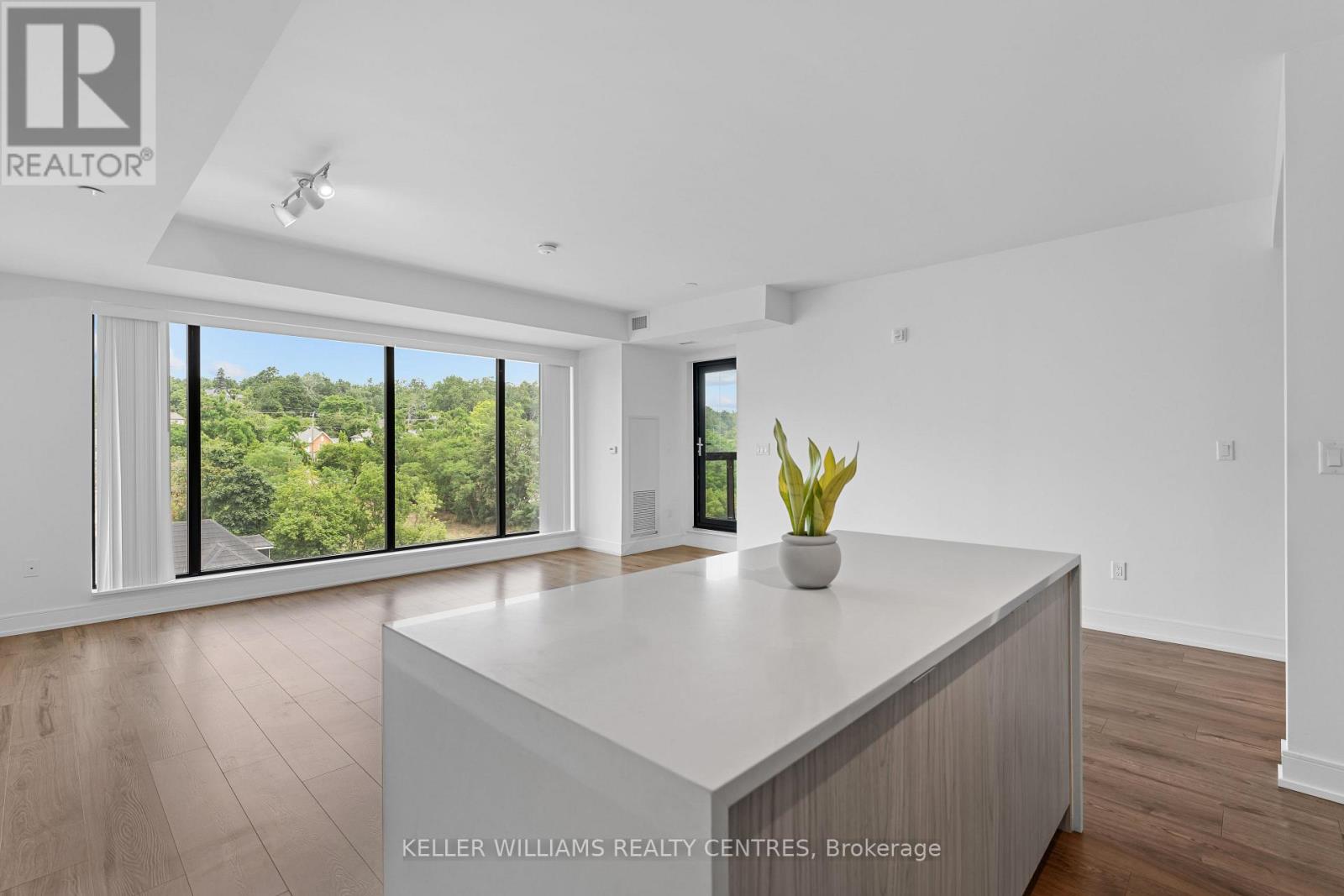 621 - 185 DUNLOP STREET E Property Photo 1