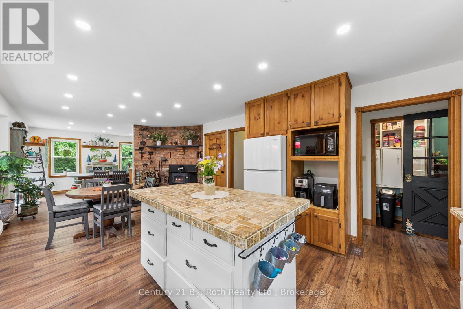 3147 Dalton Court Property Photo 10