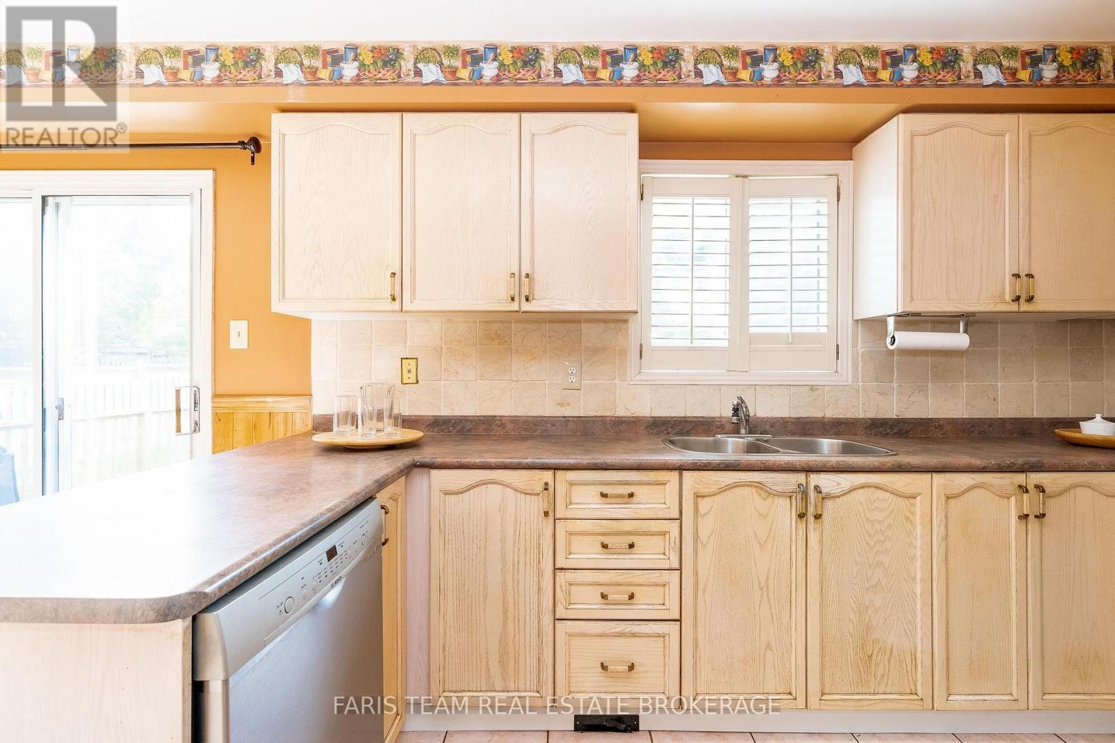 230 Mary Anne Drive Property Photo 8