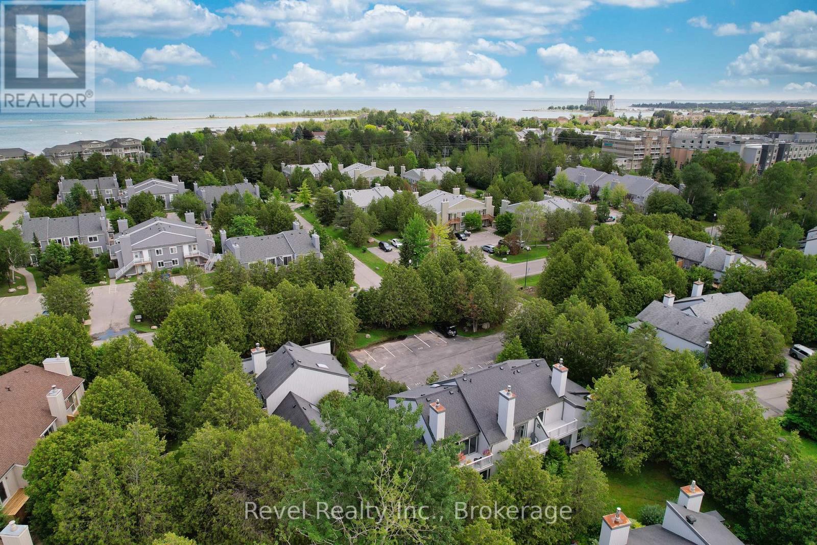 440 Oxbow Crescent W Property Photo 1
