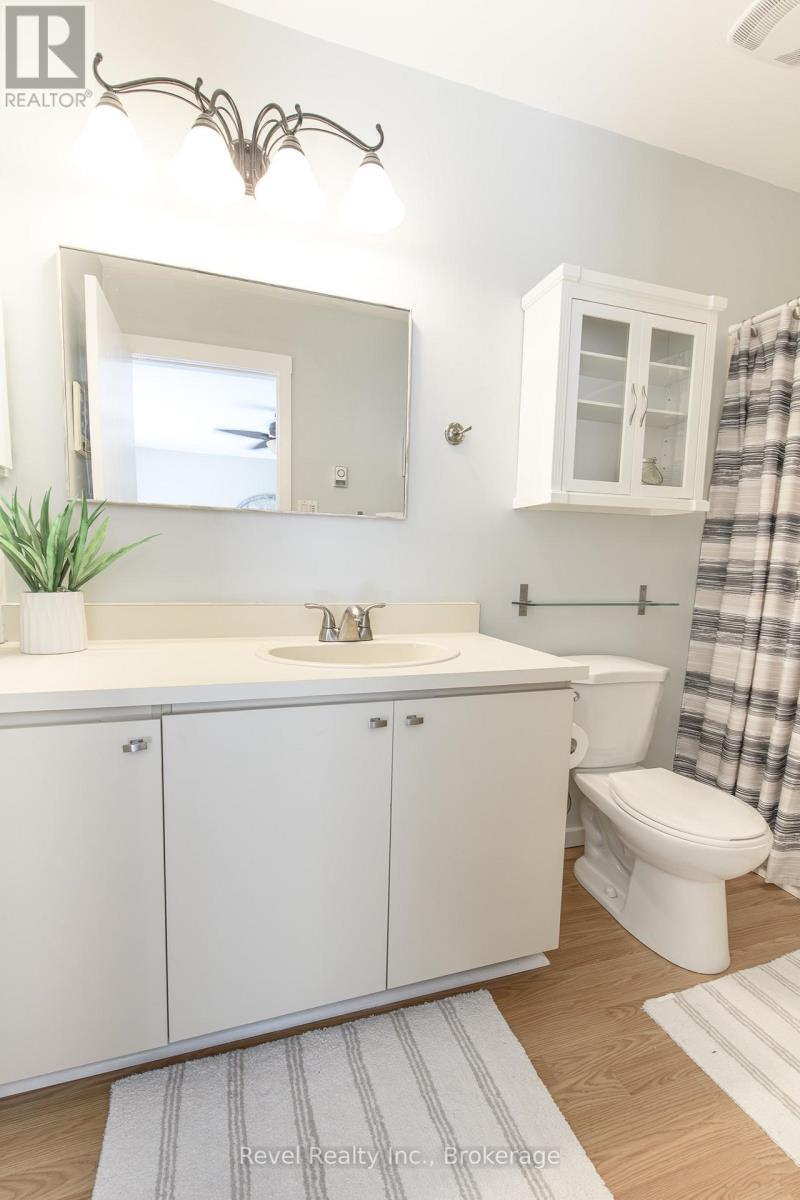 440 Oxbow Crescent W Property Photo 19