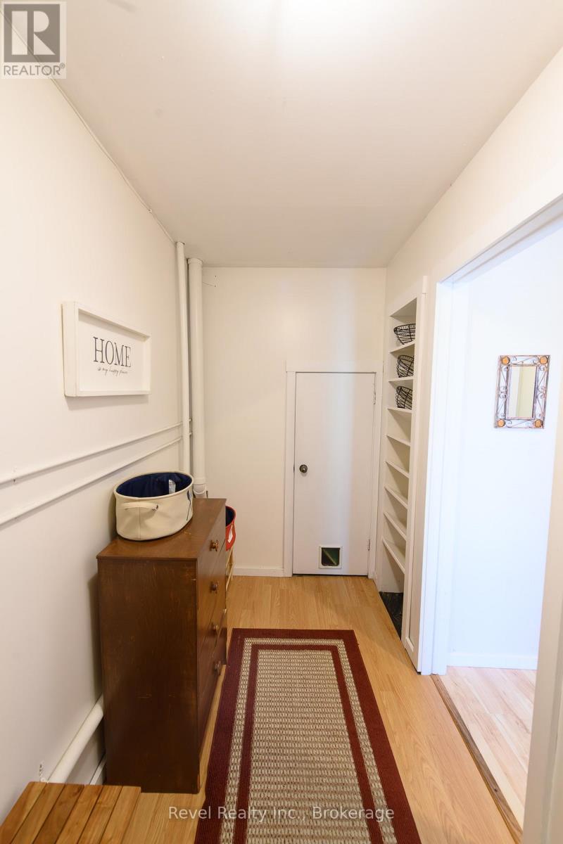 440 Oxbow Crescent W Property Photo 24