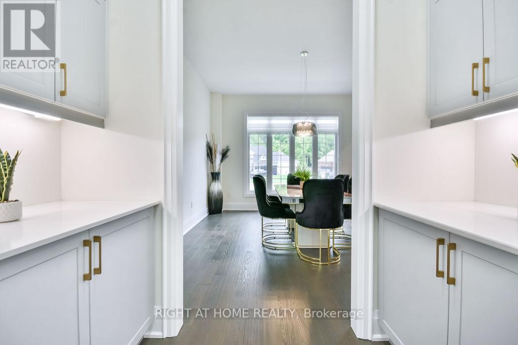 8 Forest Heights Court Property Photo 9