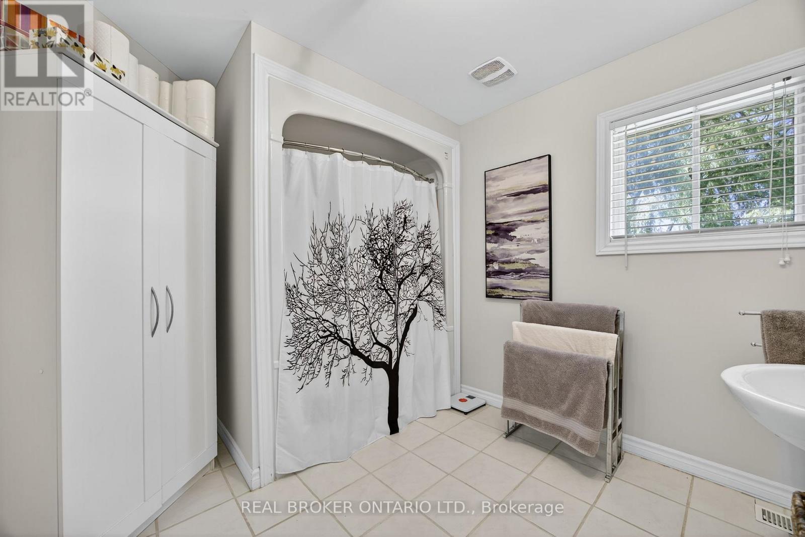 2174 Atkinson Road Property Photo 9
