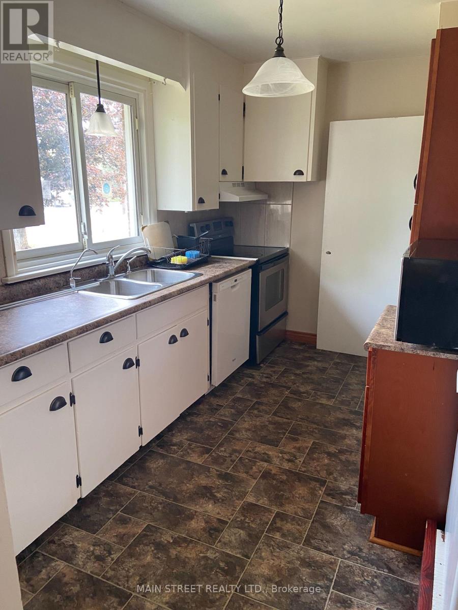 329 James Street E Property Photo 4