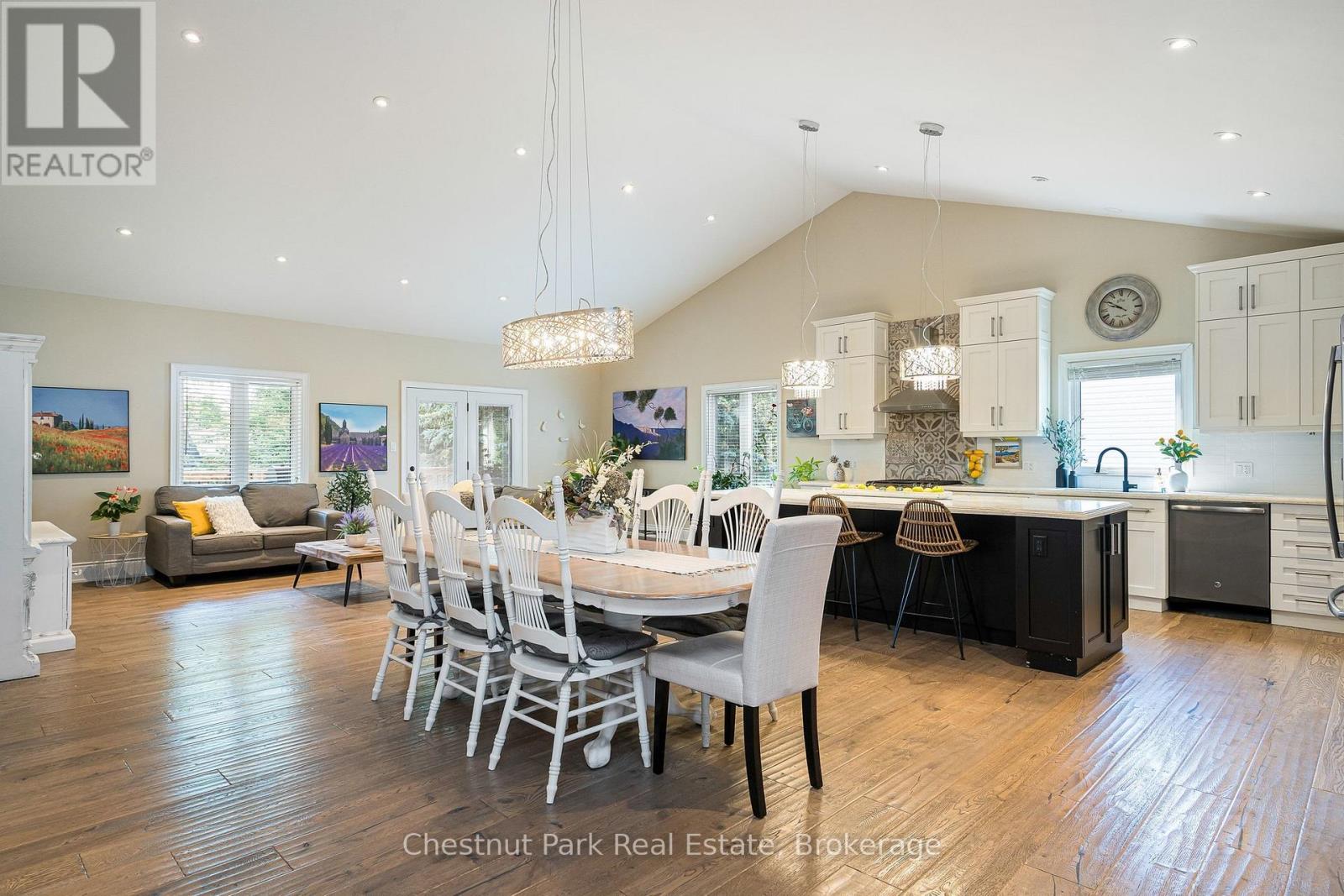 15 Saunders Street Property Photo 11
