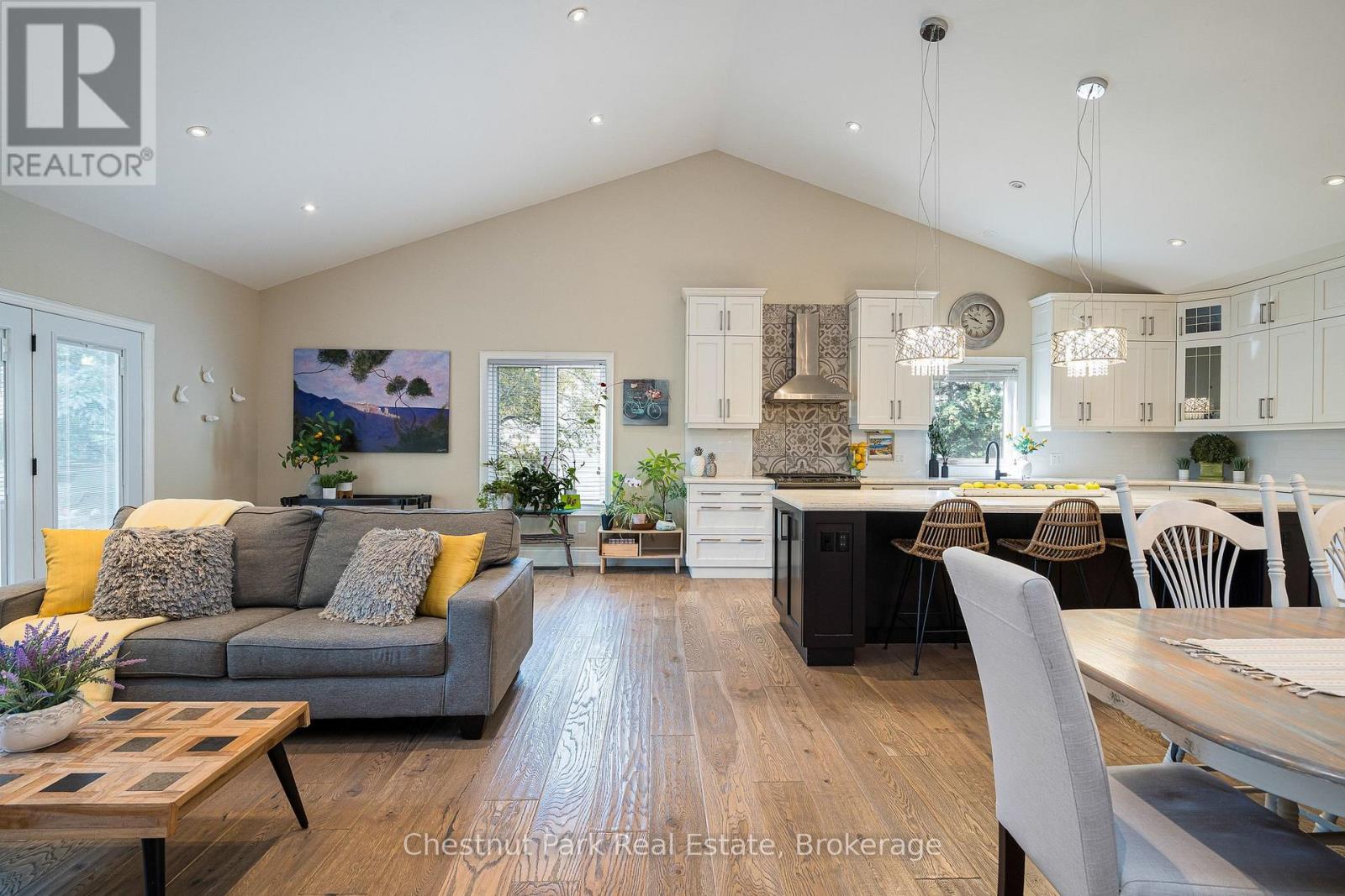 15 Saunders Street Property Photo 12