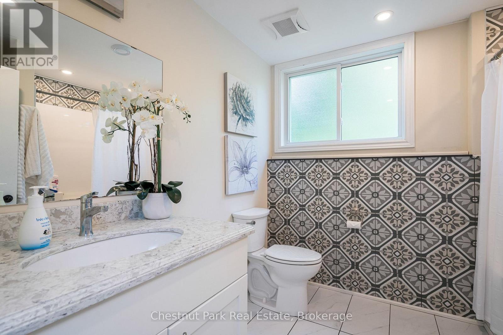 15 Saunders Street Property Photo 36