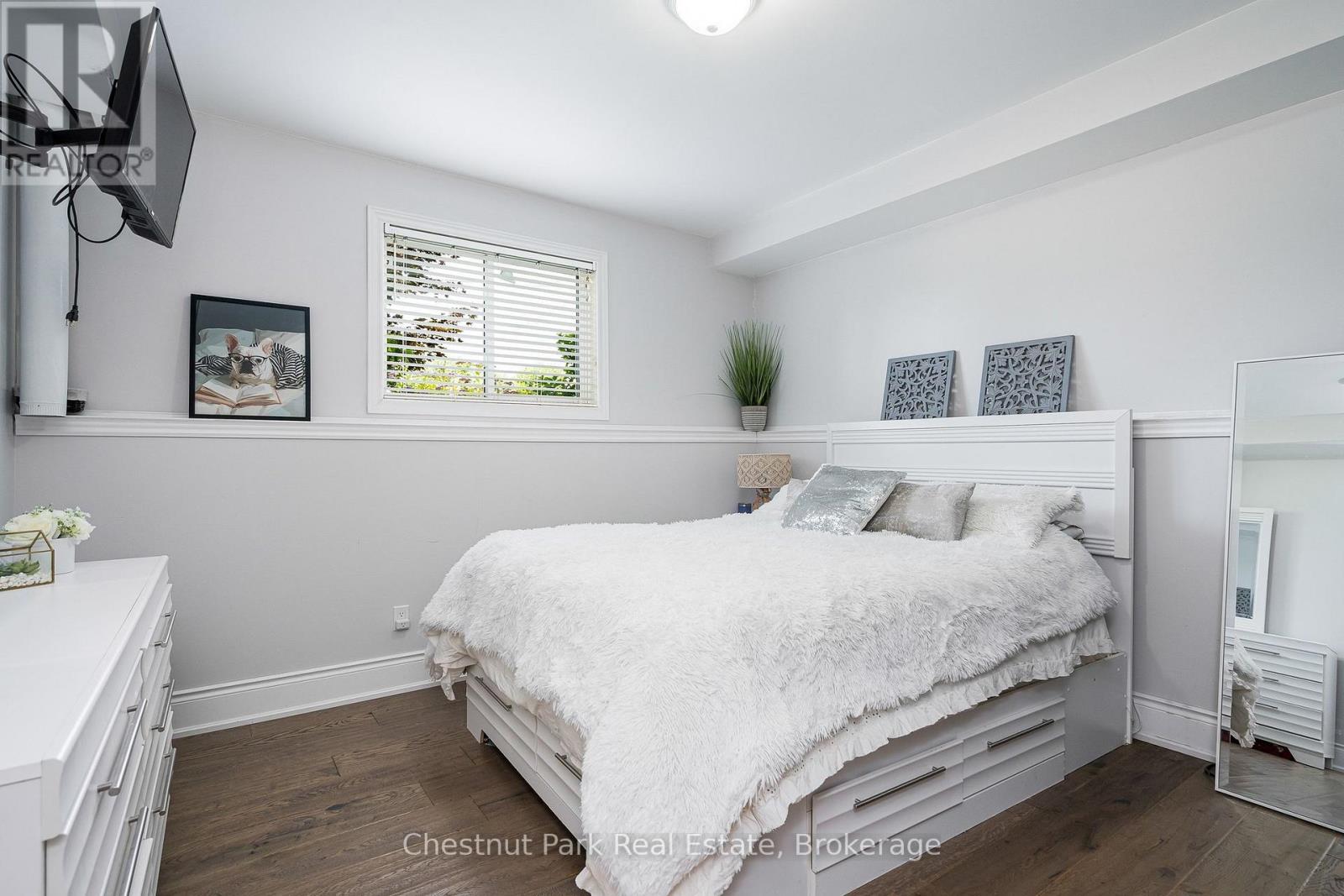 15 Saunders Street Property Photo 37