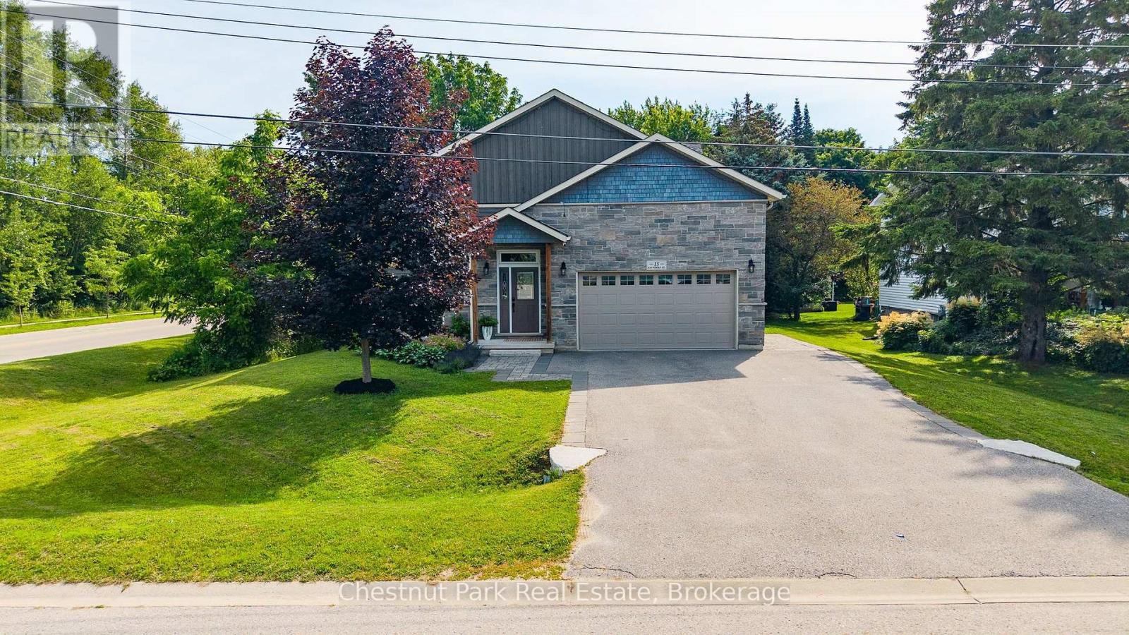 15 Saunders Street Property Photo 39
