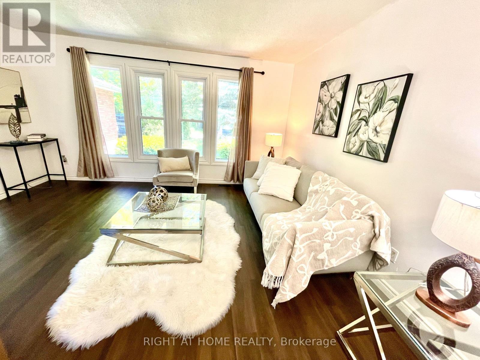 941 Victoria Street Property Photo 10